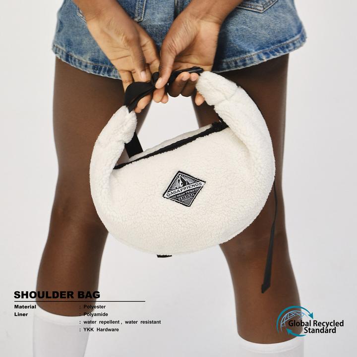 GAGAFRIENDS秋冬新月饺子斜挎包毛绒休闲百搭单肩摇粒绒毛毛包