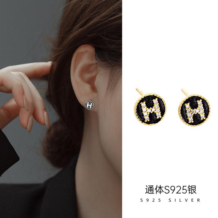 925银耳饰 法式复古耳环高级感黑色字母耳钉女气质小香风时尚耳饰