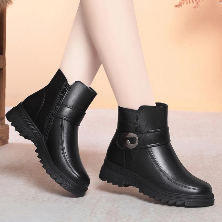 2025年冬季新款中老年女靴保暖圆头加绒奶奶鞋软底舒适妈妈棉鞋子