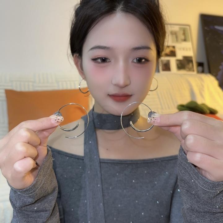 铜合金耳饰 螺旋水滴耳环ins清冷感耳饰简约百搭高级耳圈