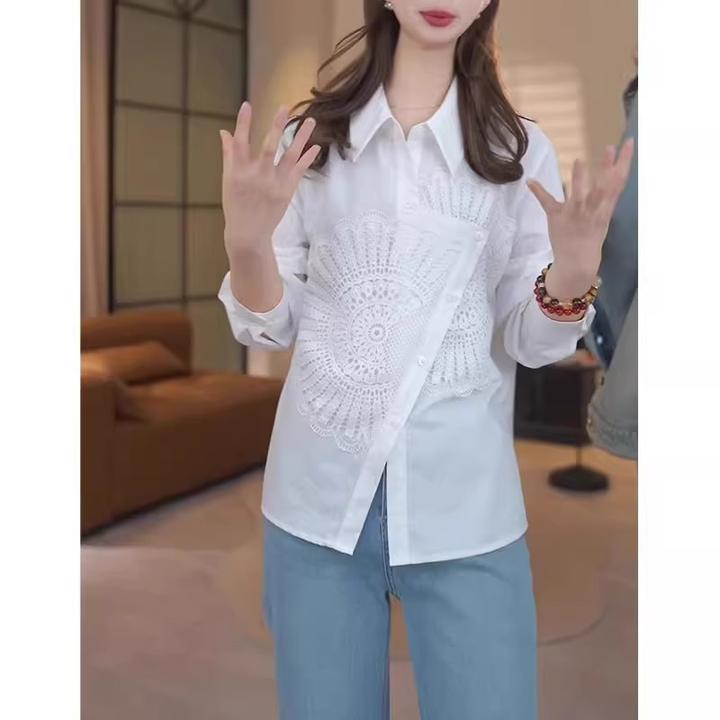 大码时尚不规则设计感翻领长袖衬衫女春胖MM气质休闲重工钩花衬衣