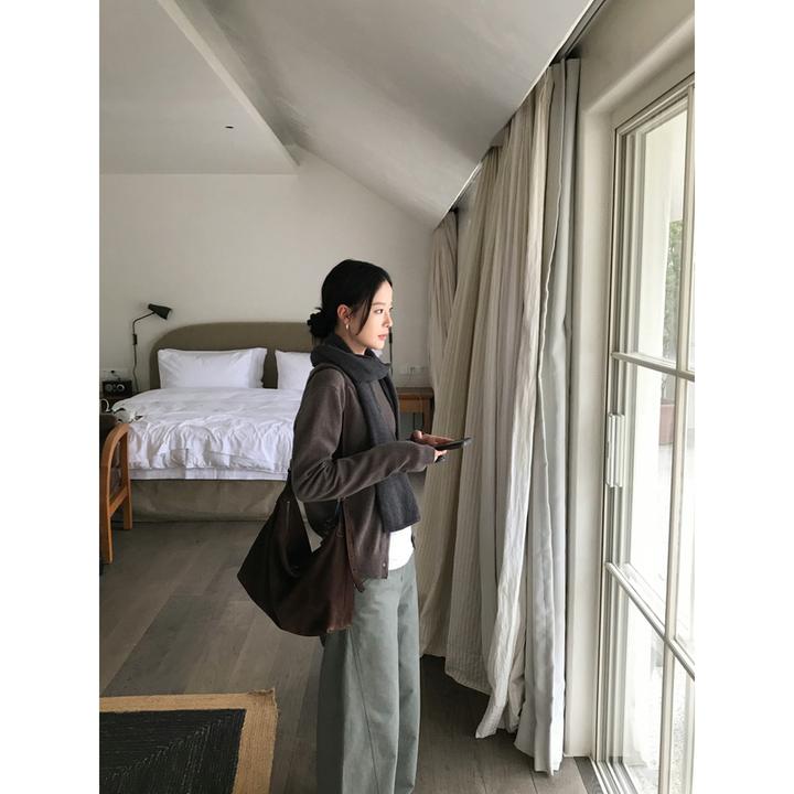 ZHONG HE· 滕捣捣 25秋新款超柔绵羊毛极简圆领毛针织开衫上衣女