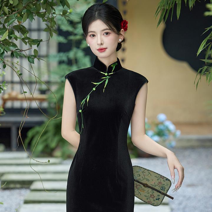 绝美新中式旗袍2025新款日常可穿上海国风妈妈改良连衣裙长款无袖