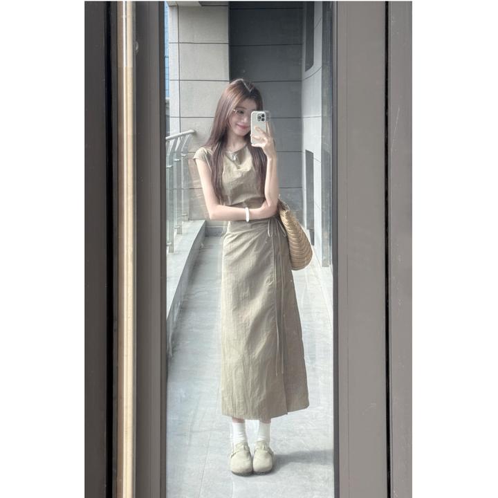 2025夏季新款大方得体一整套女复古无袖上衣百搭绑带半身裙两件套