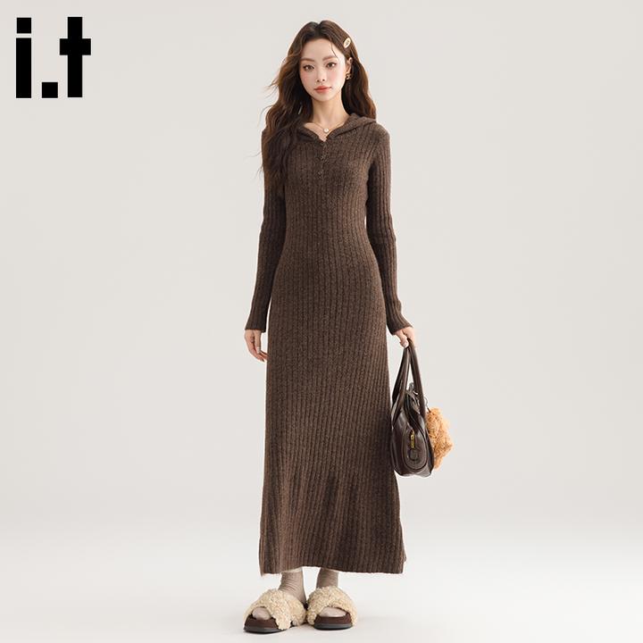 i.t:CHOCOOLATE针织连衣裙女款冬季2025新款高级感气质连帽长裙子