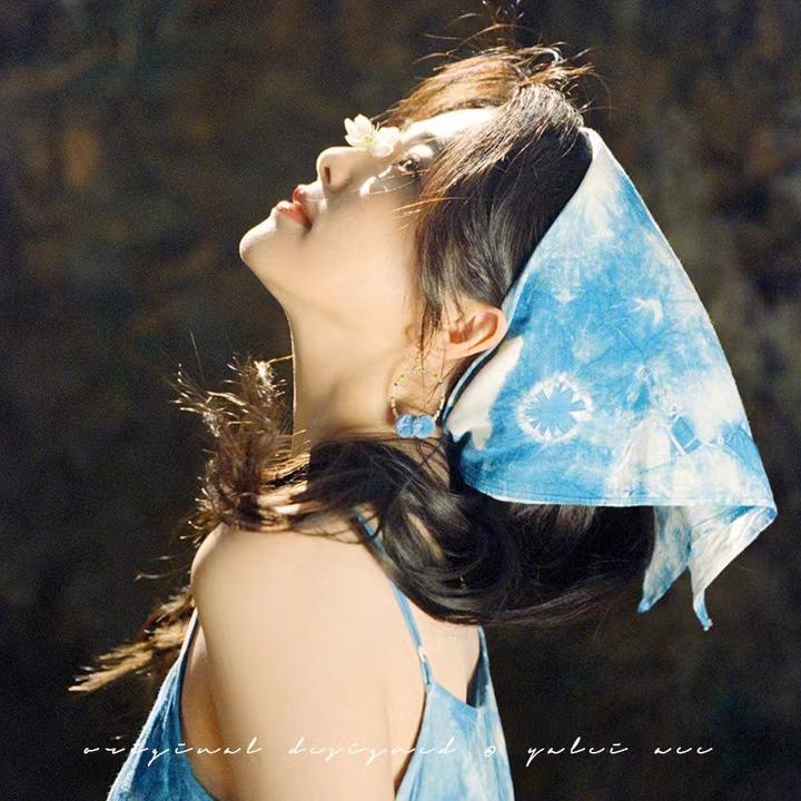 【皮卡】网红蓝色扎染头巾2025新款三角巾女夏季绑发发带头饰