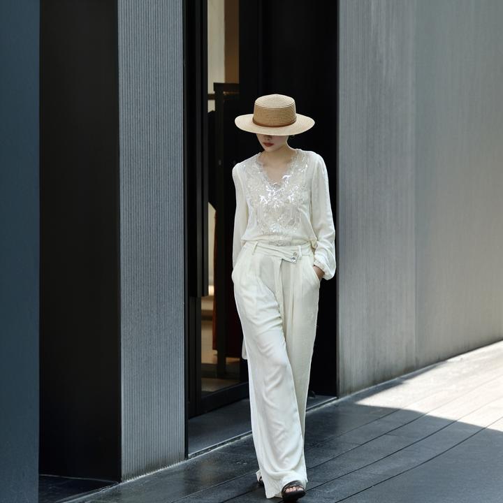 【静谧】重工珠饰蕾丝刺绣拼接真丝丝绒套装V领长袖加阔腿裤