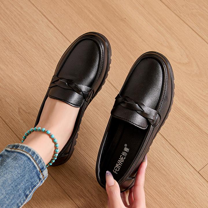 妈妈鞋中老年平底秋季单鞋中年软底防滑女鞋2025新款舒适单鞋