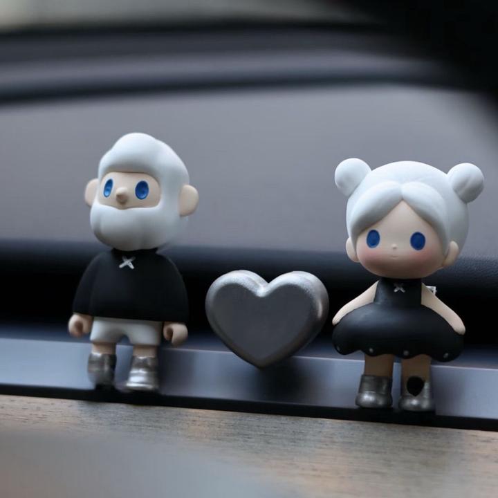 出风口礼物可爱太阳能装饰汽车新能源特斯拉水车上摆件新车车载