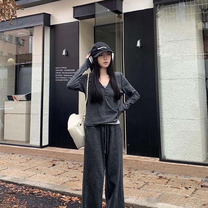 V领连帽套头长袖T恤+内搭吊带+休闲阔腿裤女秋季2025年新款三件套