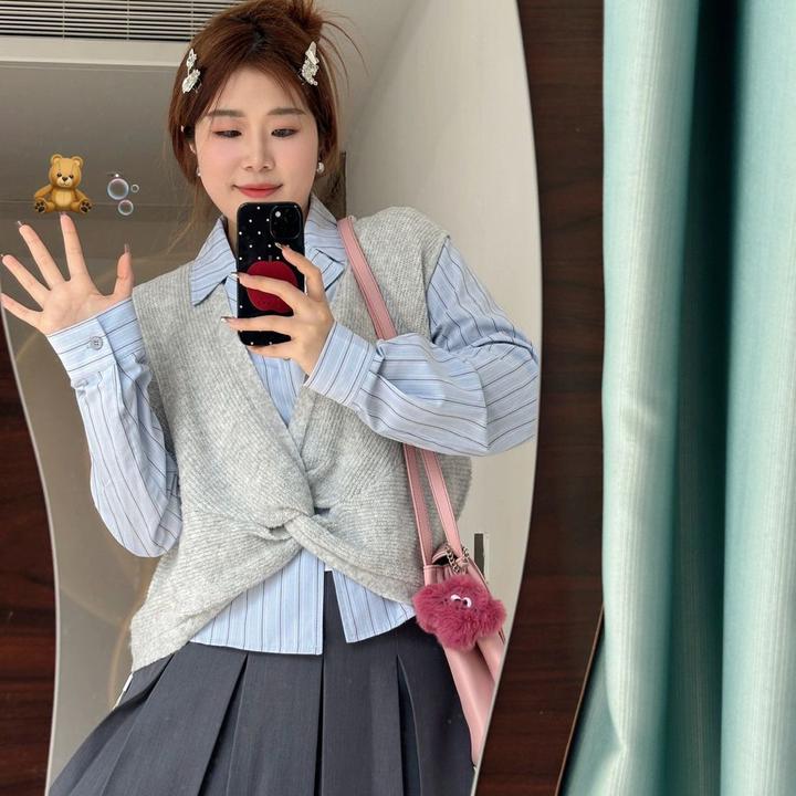 盐系穿搭三件套装女春秋新款韩系扭结马甲背心叠穿条纹衬衫百褶裙