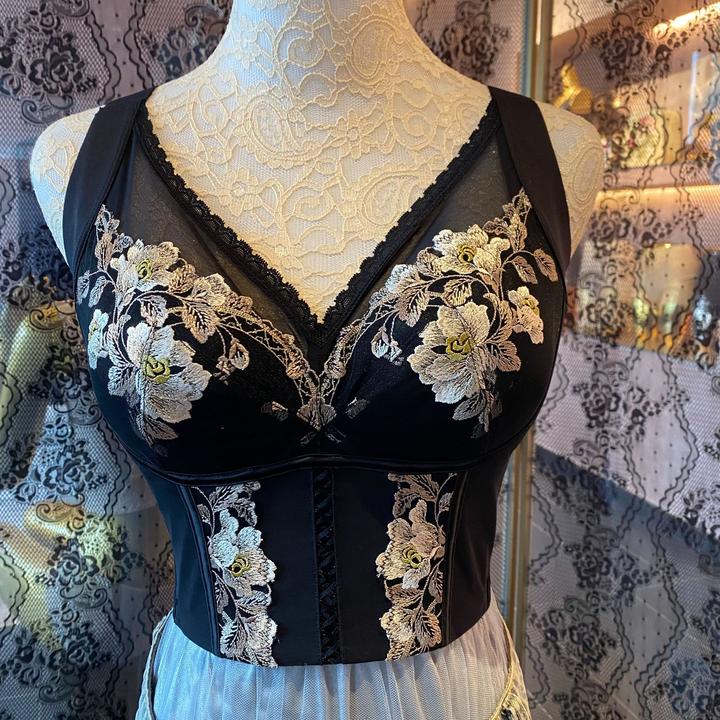 葆俪姿院线刺绣大胸显小薄杯 艾草纤维防下垂收副乳9728