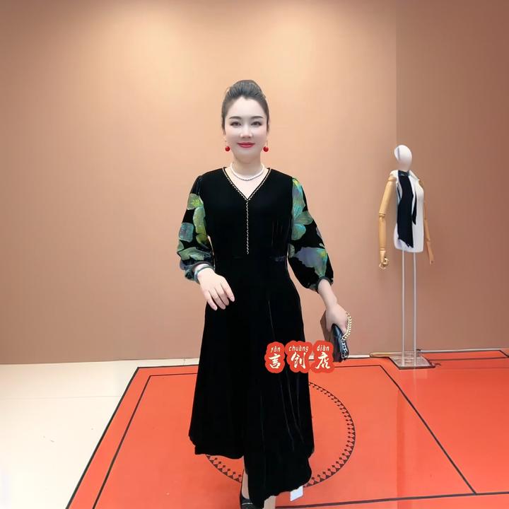 670V领长袖丝绒拼接高端连衣裙秋冬妈妈装阔太太长款打底长裙100