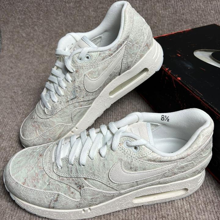 NIKE OUTLETS AIR MAX 1男运动鞋低帮缓震分层跑步抓地FZ2149-100