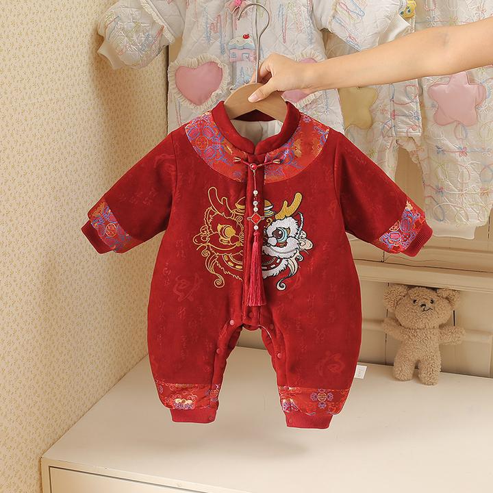 单排扣冬季中国风秋冬哈衣爬服连体衣新生儿红色女宝
