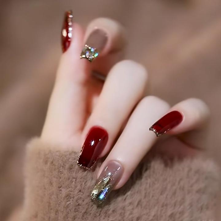 美甲纯手工穿戴甲片短中长款新款红色高级感秋冬显白手工穿戴甲片