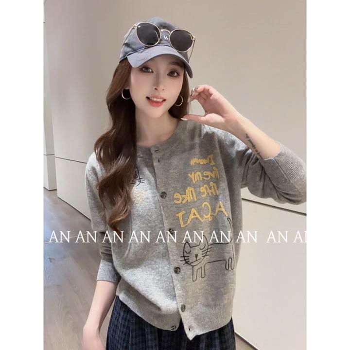 C09196秋季洋气氛围感慵懒风开衫减龄卡通小猫字母针织毛衣
