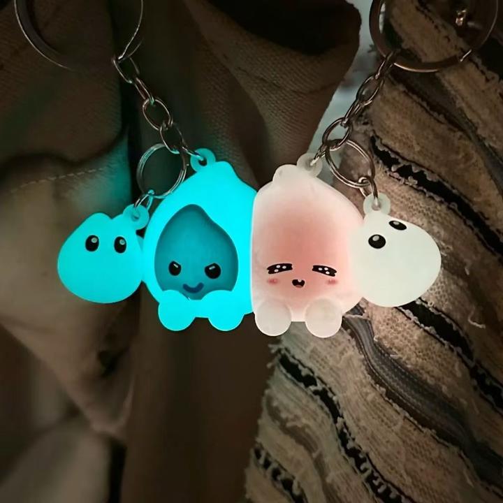 小火人情侣挂件荧光钥匙扣夜光合养精灵火苗男女礼物可爱闺蜜磁吸