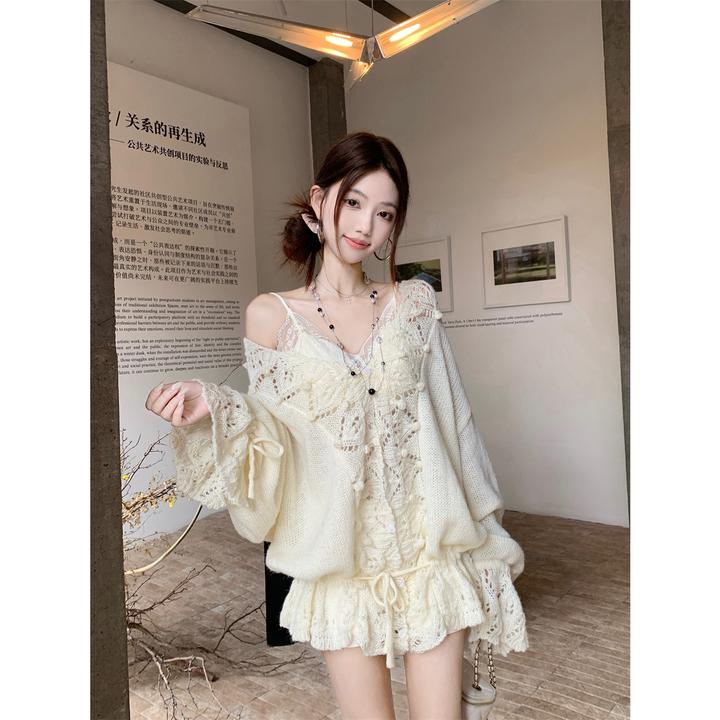 温柔杏色v领镂空钩花长袖毛衣外套女薄款针织开衫韩系氛围感上衣