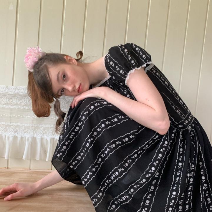 Morn isle*如夏之云系列复古浪漫少女立体碎花方领廓形娃娃连衣裙