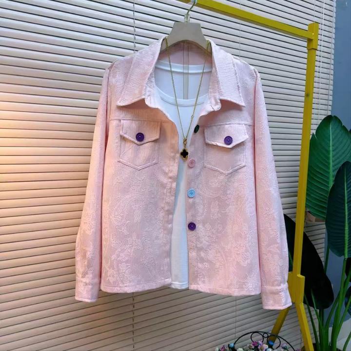 大码女装早春新款显瘦短款休闲百搭春秋彩扣长袖宽松外套