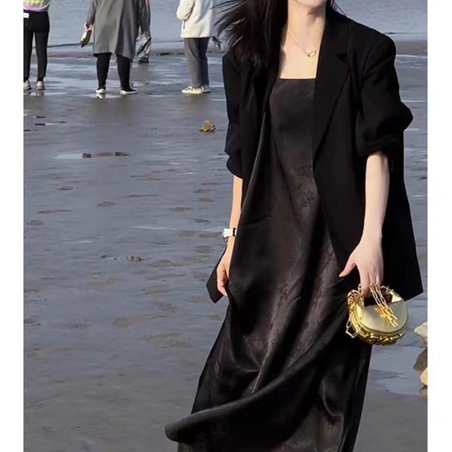 大码胖mm轻奢高级感显瘦西装外套吊带连衣裙遮肉两件套装女200斤