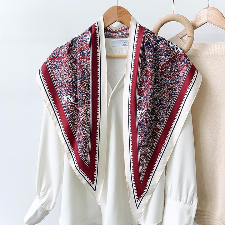 复古腰果印花三角形丝巾女高级氛围感穿搭头巾仿真丝时尚发带配饰