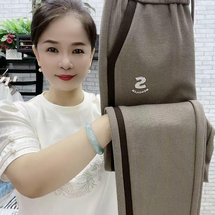 高品质新款弹力小脚裤面料柔软舒适上身效果洋气时尚百搭质量很好