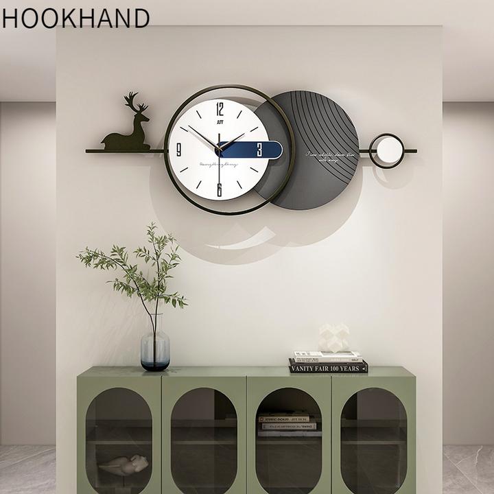 餐厅装饰钟表大气家用挂钟高级感客厅挂墙现代简约时尚静音时钟