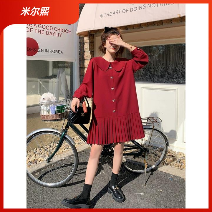 lll红色娃娃领毛衣裙女中长款2024秋新款宽松小个子赫本风百褶连l