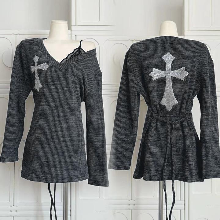 个性辣妹十字架针织连衣裙女秋季新款设计感V领长袖修身绑带短裙
