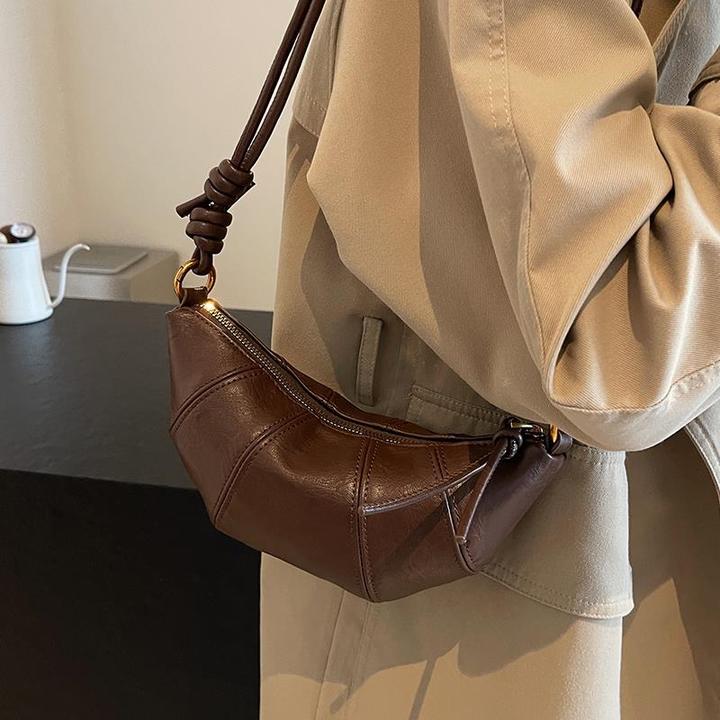 小众设计斜跨女软皮单肩包零钱饺子包2024新款口红化妆包迷你包包