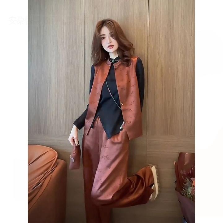 新中式国风女装冷淡系高级感今年流行时尚盘扣衬衫马甲阔腿裤套装