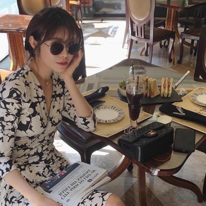 【幽影黛烟】设计感温柔风气质时尚少女高级优雅修身碎花印花连衣裙