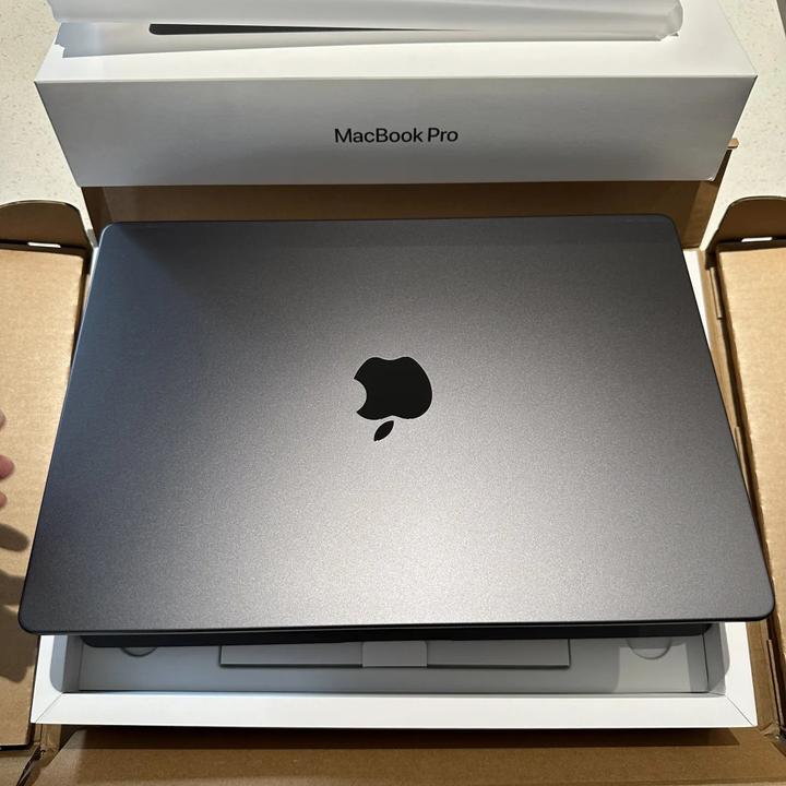 95新 Apple/苹果 超轻薄笔记本电脑Macbookair学生网课i7剪辑编程