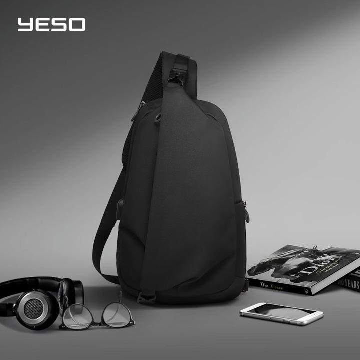 YESO胸包男斜挎包牛津布休闲男包新款防水单肩包充电大容量户外