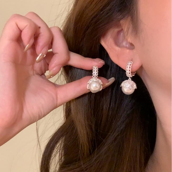 铜合金锆石耳饰 秋冬韩系小香风蕾丝珍珠耳环女气质百搭耳圈耳饰
