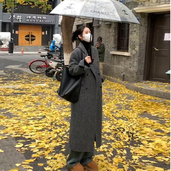 灰色高级感呢子大衣女2025秋冬新款小个子中长款加厚正肩毛呢外套