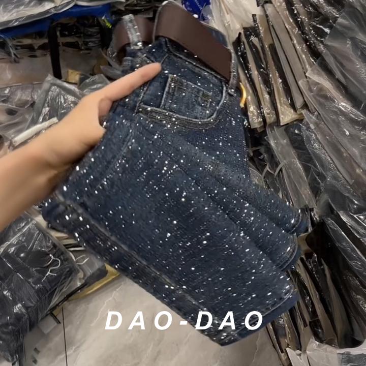 重工烫钻满天星设计感牛仔裤女2025新款秋装高腰宽松显瘦阔腿裤子