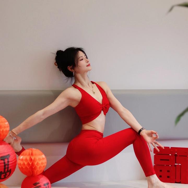 2025蛇年中国红套装法式两穿普拉提运动裸感美背你内衣