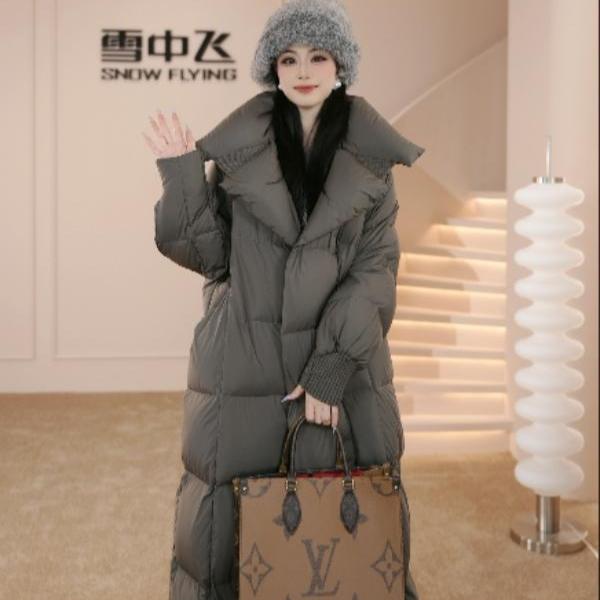 雪中飞过膝长款羽绒服冬季女宽松加厚休闲直筒版型保暖90绒9526