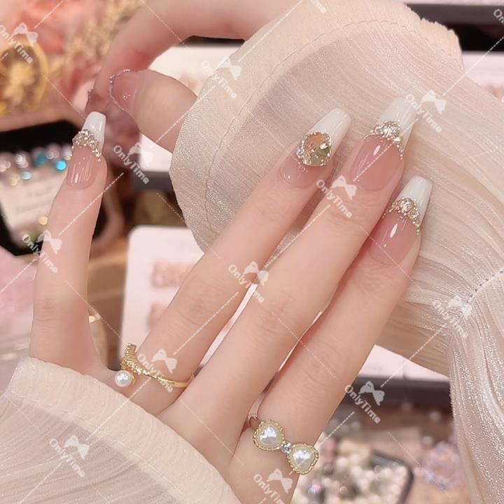 【观上月白】法式乳白镶钻高级感设计穿戴甲日常显白美甲