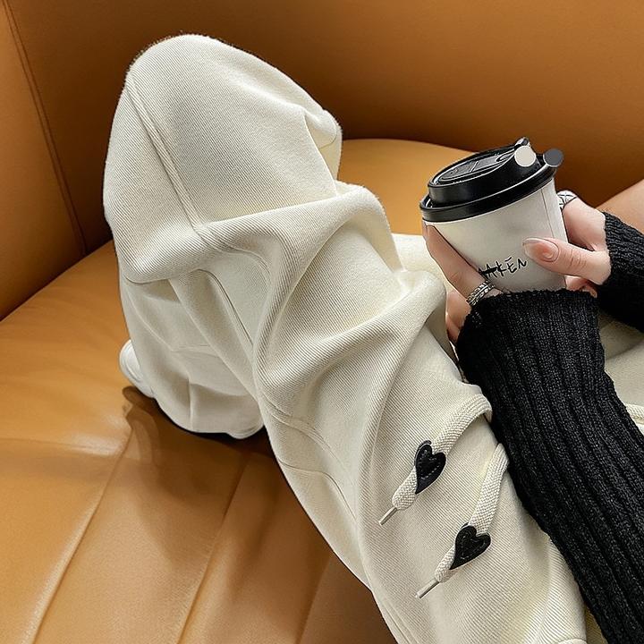 白色香蕉阔腿裤女春秋季2024新款休闲直筒裤秋冬小个子大码运动裤