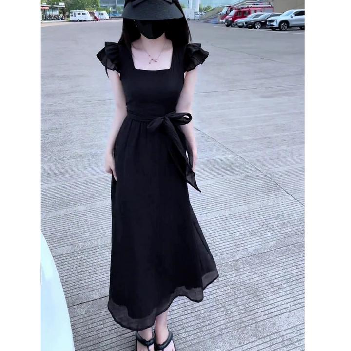 赫本风黑色小飞袖连衣裙女夏季2025新款法式初恋茶歇收腰显瘦长裙