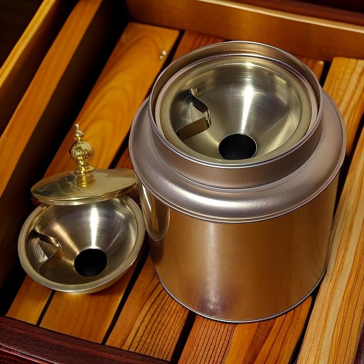 加宽加深带盖特大号男士烟灰缸防摔防飞灰防烟味时尚健康家用烟缸