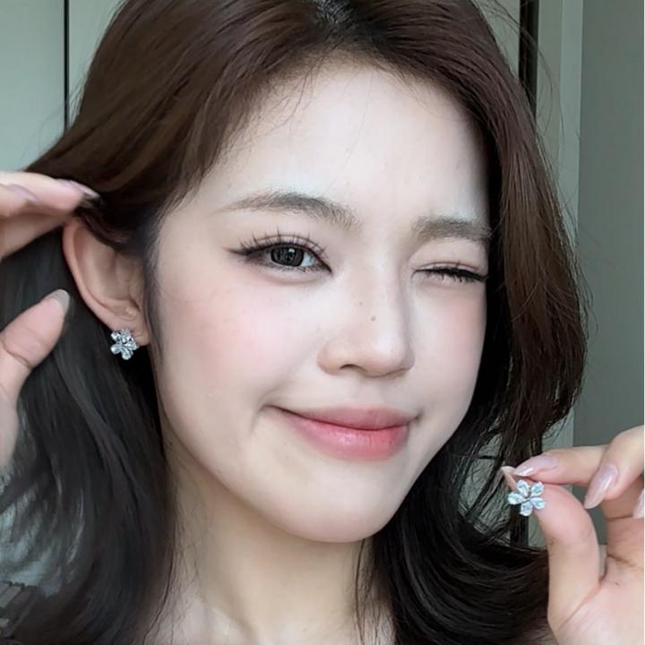 合金亚克力耳饰 简约锆石花朵耳钉韩版甜美文艺风气质小清新耳饰
