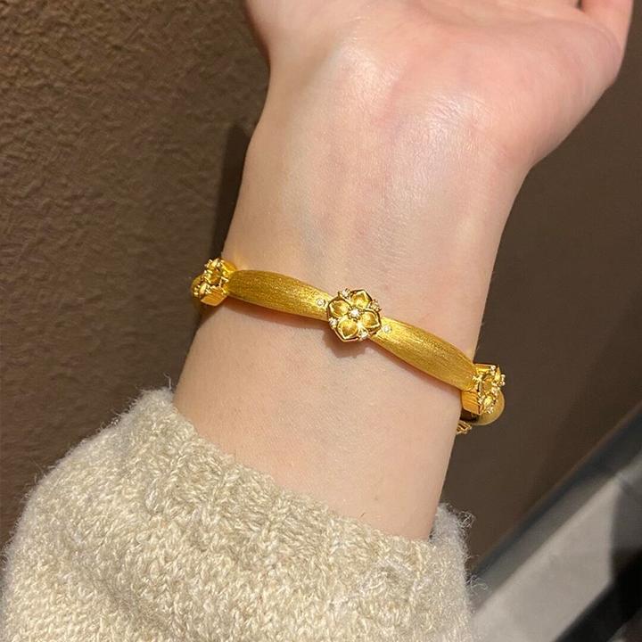 卡柒 铜合金手镯 中古金色四叶草拉丝手镯复古轻奢小众高级感手饰