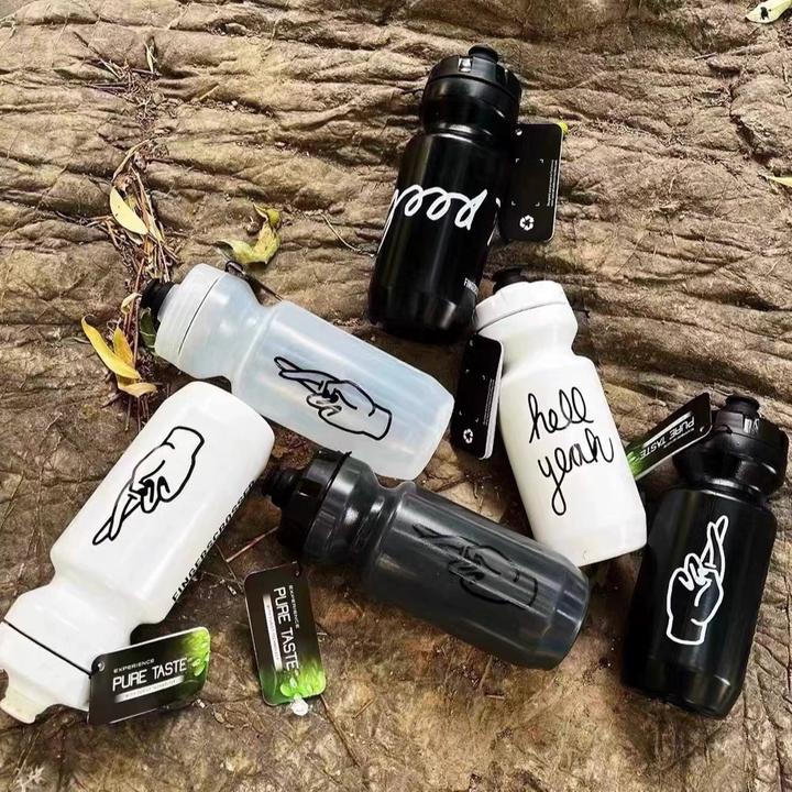 德国FINGERSCROSSED捏手指专业自行车骑行水壶挤压出水650ml
