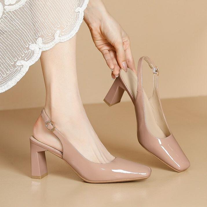 方头高跟鞋女粗跟后空米白色配裙子简约百搭高级感法式包头凉鞋女