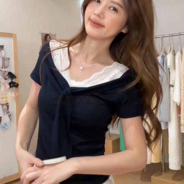 【花花】蓝白记忆~v领蕾丝拼接蝴蝶结绑带小众设计感正肩短袖T恤